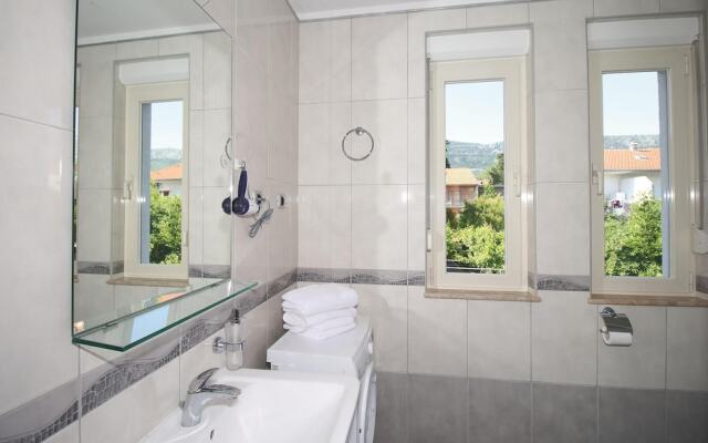 Beautiful Home in Kastel Luksic With Wifi and 1 Bedrooms