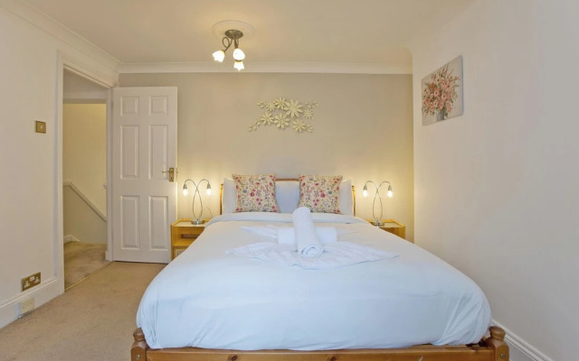 Imperial Horseferry Road Apartment