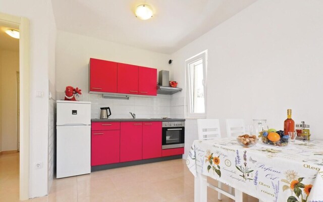 Beautiful Home in Zatoglav With Wifi and 4 Bedrooms