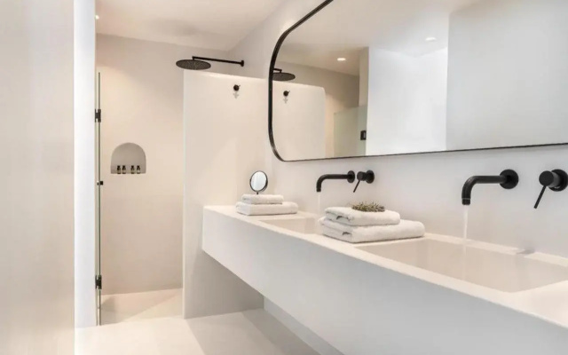 Akra Suites & Spa