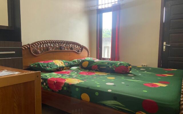 SPOT ON 93957 Henny Kost
