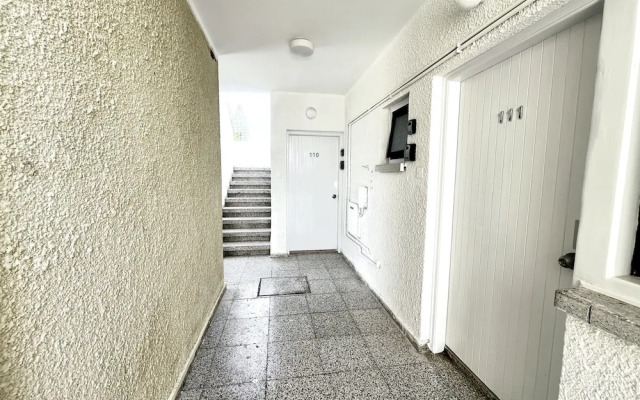 79 AN - Stay Nissi Chrysland Studio 111