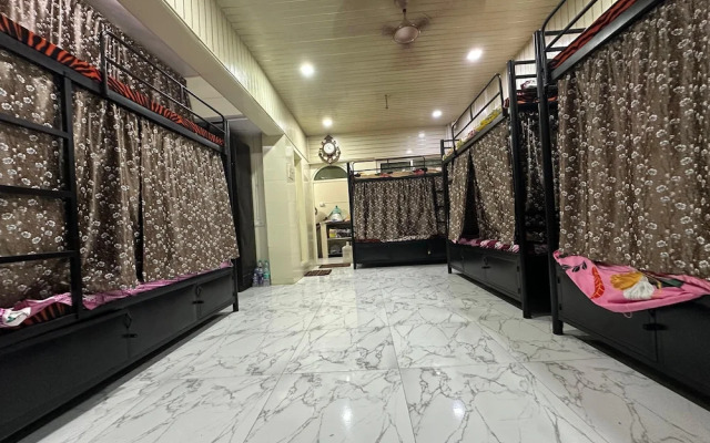 Balaji Dormitory In Andheri