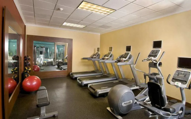 Hilton Phoenix Suites