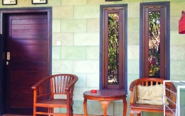 Sri Beach Inn