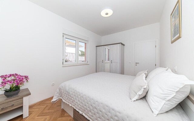 Stunning Apartment in Marina With Wifi and 3 Bedrooms