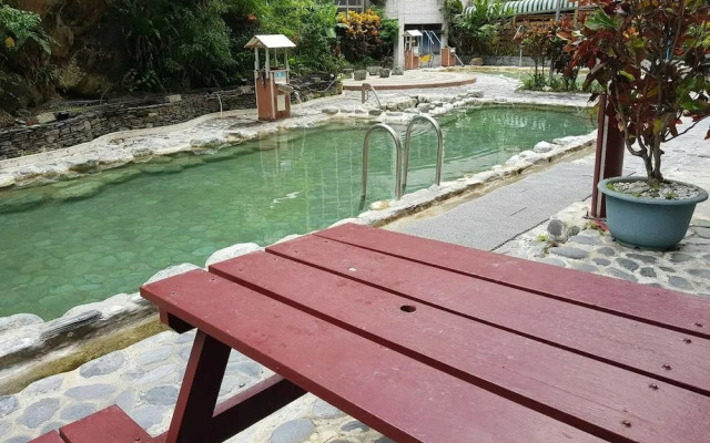 Yi Sian Hot Spring Hotel