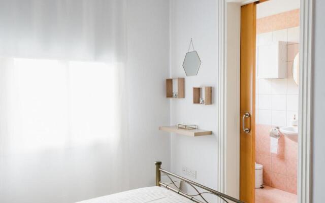 Aphrodite Gardens No.9 Luxury Apt