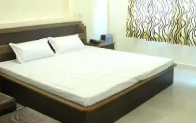 Oyo 701133 Hotel Jk Breeze