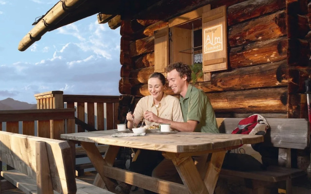 Luxury Chalet in Saalbach-Hinterglemm near Ski Area