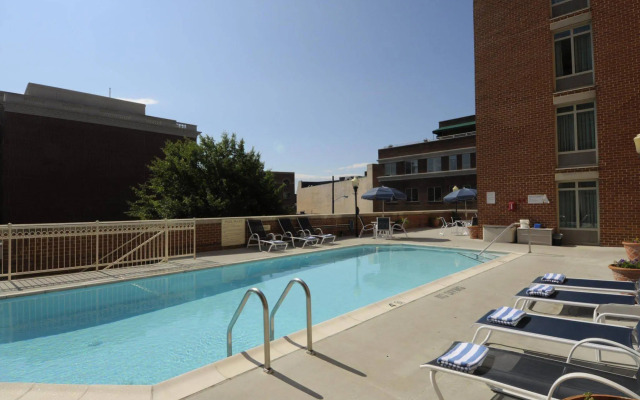 Hampton Inn Alexandria-Old Town/King St. Metro