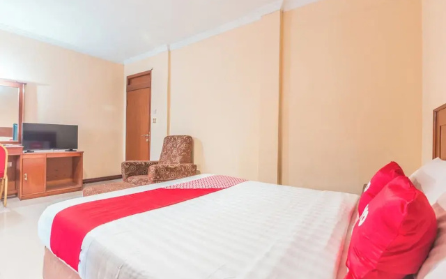 OYO 94759 Hotel Taman Cibinong