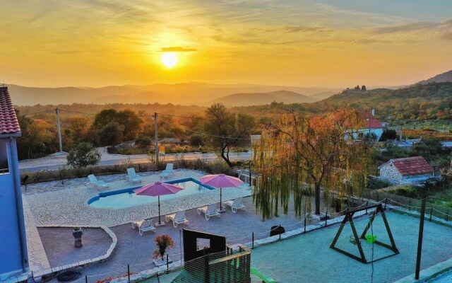 Stunning Home in Blizna Donja With Wifi and 4 Bedrooms