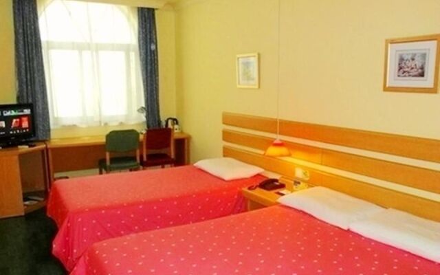 Home Inn Beijing Sanyuan East Bridge