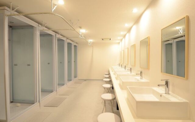 Moon Station Hotel Tokyo