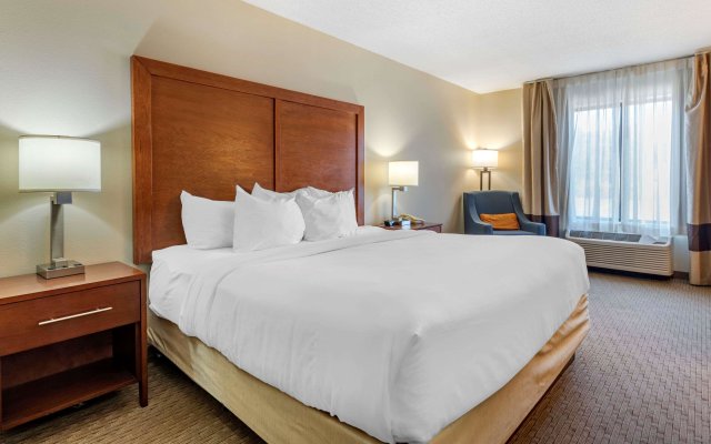 Holiday Inn Express Hotel & Suites Black River Falls