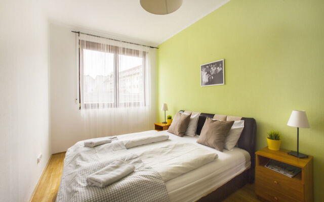 Oasis Apartments - Paulay Ede Street