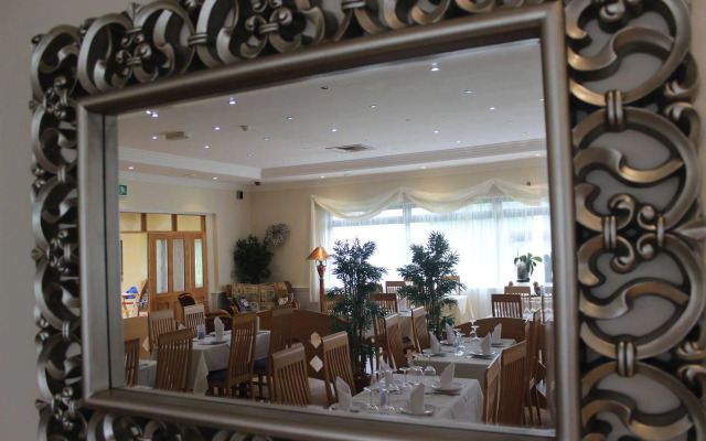Travel Plaza Hotel