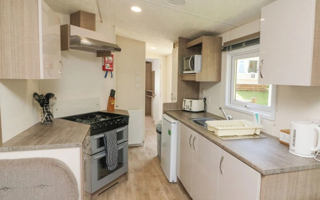 23 Manleigh Park