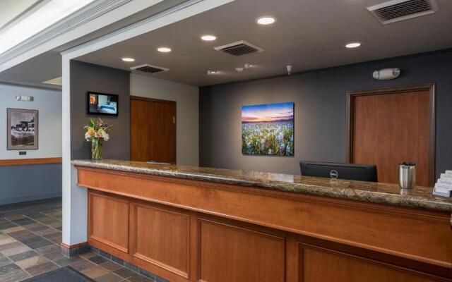 Wood River Inn & Suites