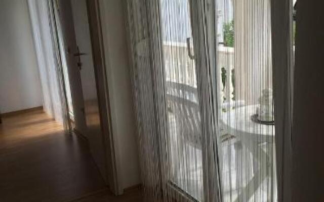 Amelia Apartment