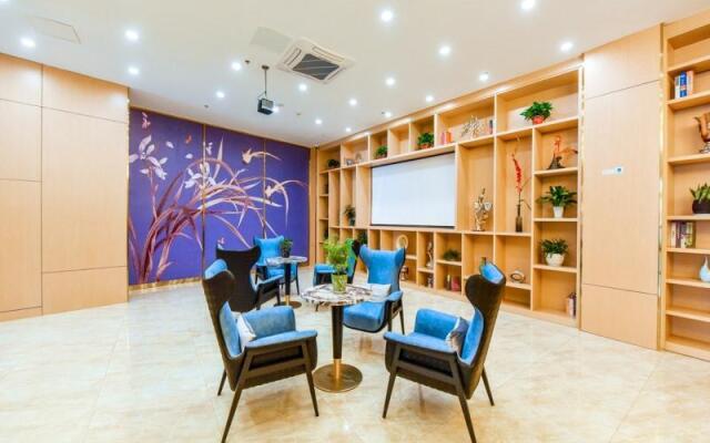 VX Wuxi Jiangyin High-tech Zone Panlongshan Park Hotel