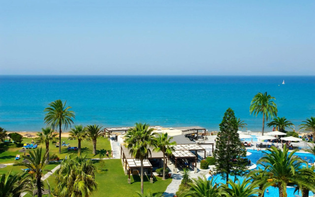 Robinson Kyllini Beach