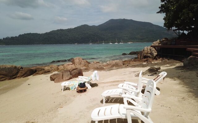 Decho Beach Resort