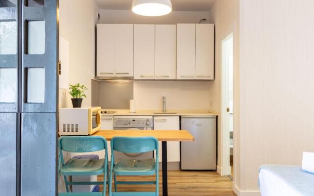 Conde Central Courtyard by Valcambre