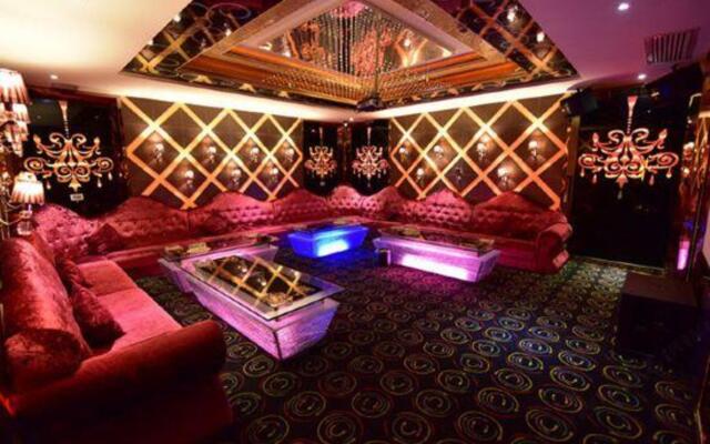 Yuxi Jiangxin E-Sports Hotel