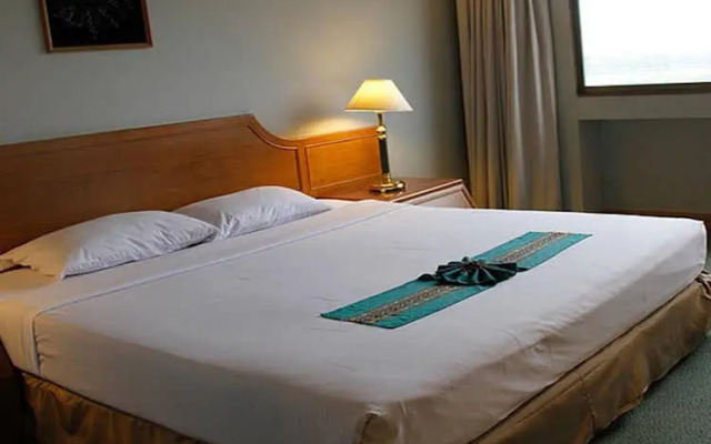 拉差布里黄金城市酒店(Golden City Hotel Ratchaburi)