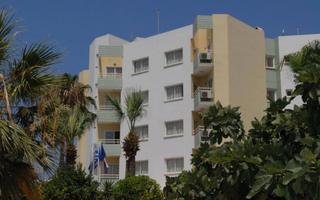 Maistrali Hotel Apartments & Bungalows
