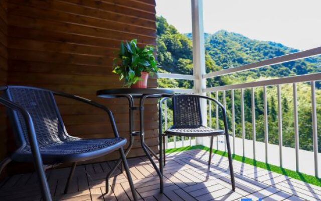 Yunbo Qilu Hostel