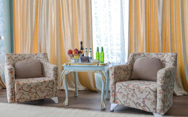 Phoenicia Luxury