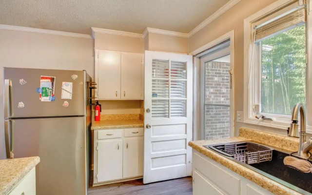 Easy Access to I-77 & I-20: Columbia Duplex!