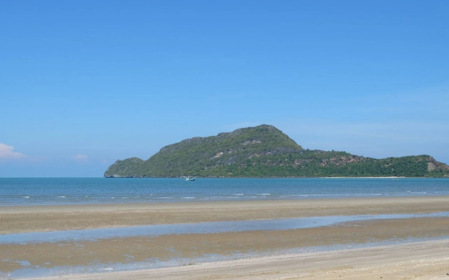 Beach Box @ Pran (SHA Extra Plus)