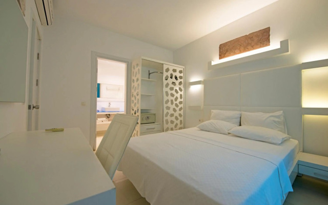 Costa Luvi Hotel