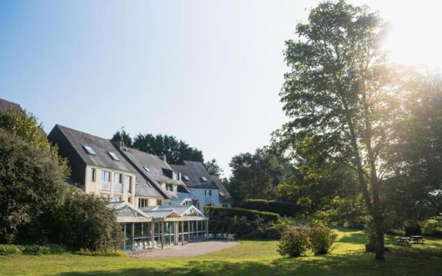 Logis Latitude Ouest Hotel Restaurant & Spa