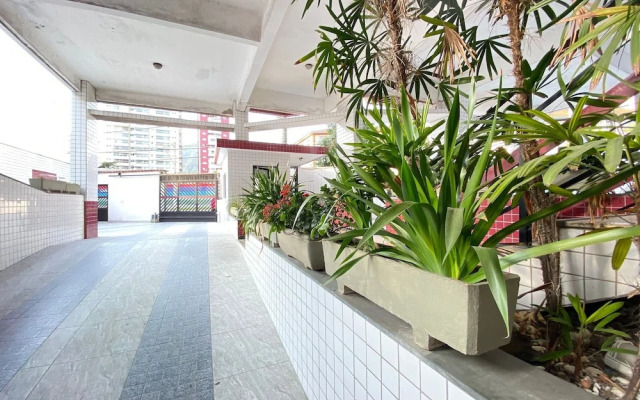 Pé na areia Canto do Forte III