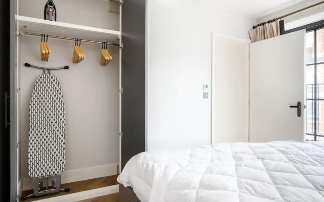 Sophisticated 2 Bedrooms by Spitafields