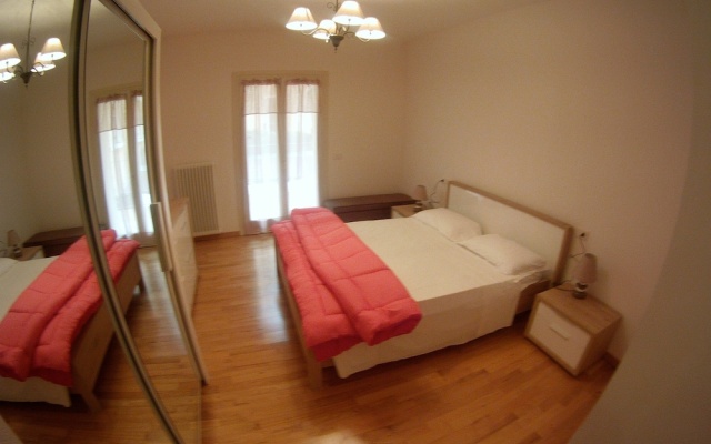 The charmant apartment with lake view