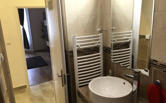 Hi5 Apartments - Ruin Bar District