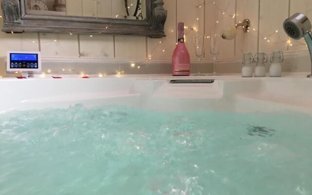 L'Escapade Aixoise Sauna Balnéo Jacuzzi All Inclusive