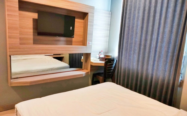 Wikost Premiere Inn Mitra Reddoorz – Guest Rooms – Batang