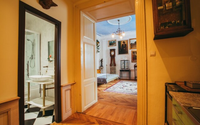 Divná Pani Luxury Gallery Rooms