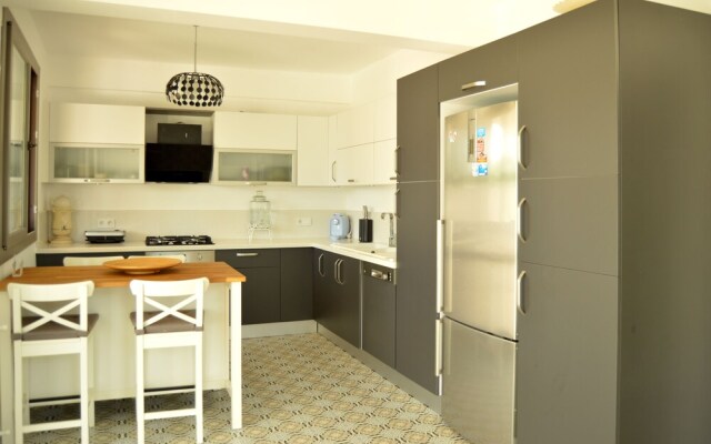 Important Group Villa BD469 4 Bedrooms