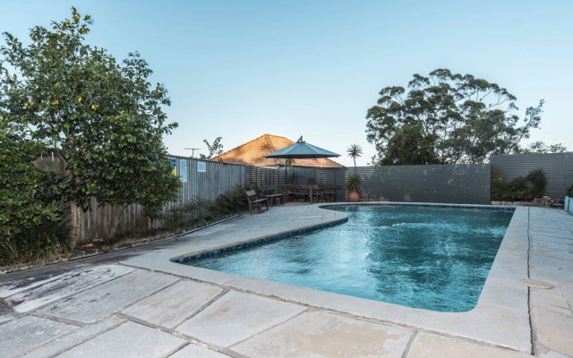 Cammeray & North Sydney with Views and Pool