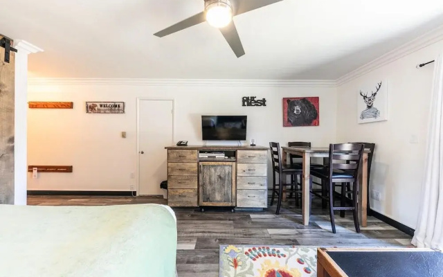 242 Bldg C 1 Bedroom Condo