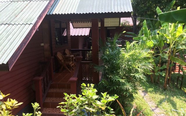Ban Suan Klang Muang Resort