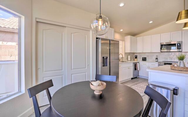 Private Heated Pool: Phoenix Sanctuary w/ Foosball